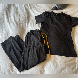 Womens Carhartt scrubs